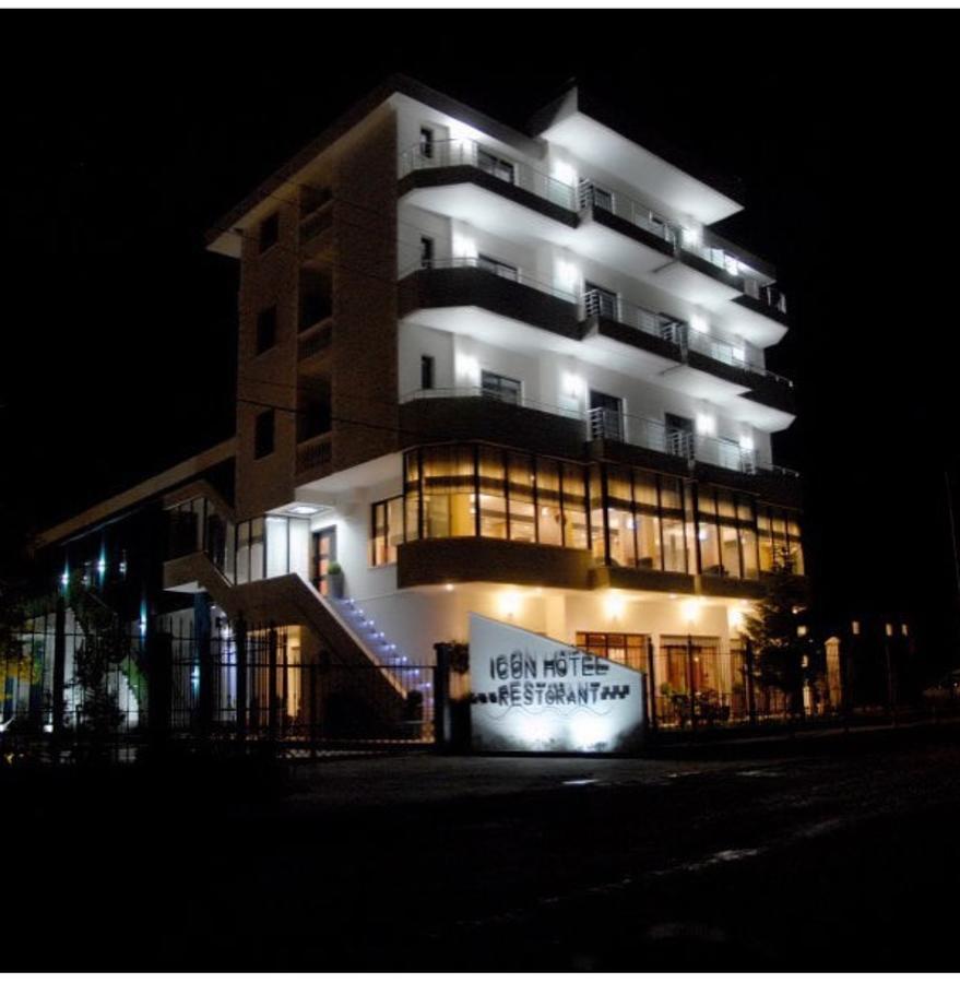 Icon Hotel Vlorë Екстериор снимка