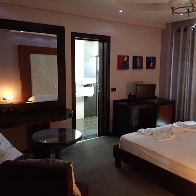 Icon Hotel Vlorë Екстериор снимка