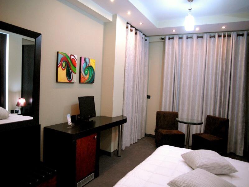 Icon Hotel Vlorë Екстериор снимка