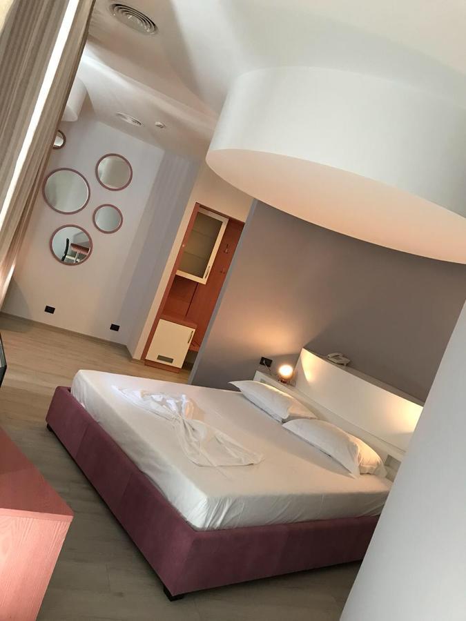 Icon Hotel Vlorë Екстериор снимка