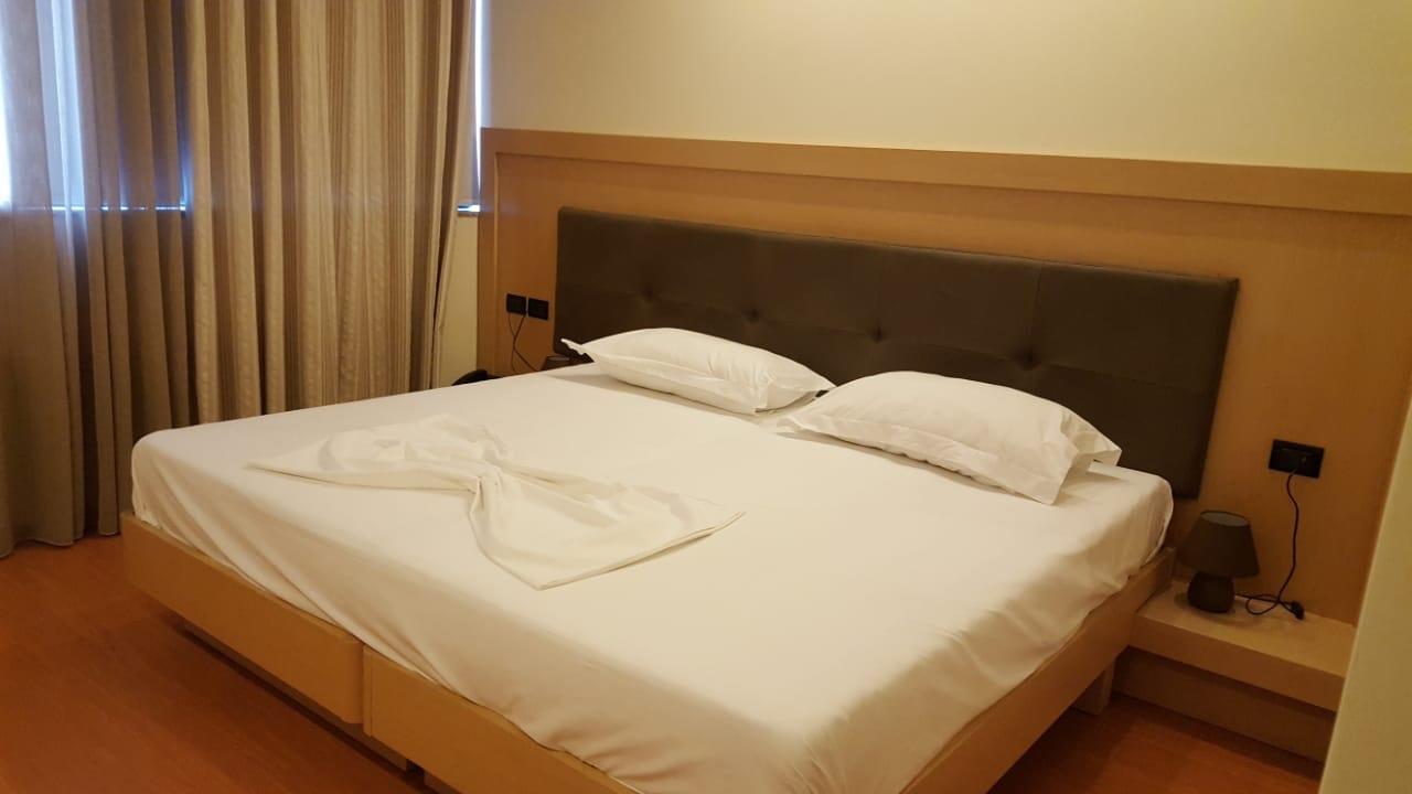 Icon Hotel Vlorë Екстериор снимка