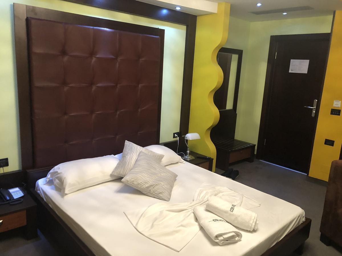 Icon Hotel Vlorë Екстериор снимка