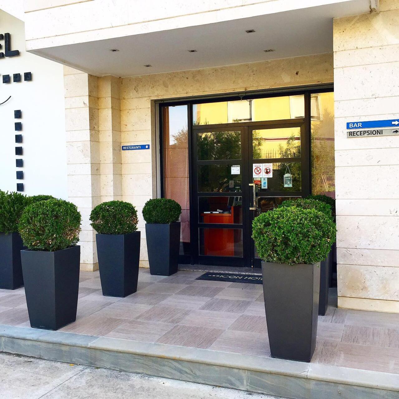 Icon Hotel Vlorë Екстериор снимка